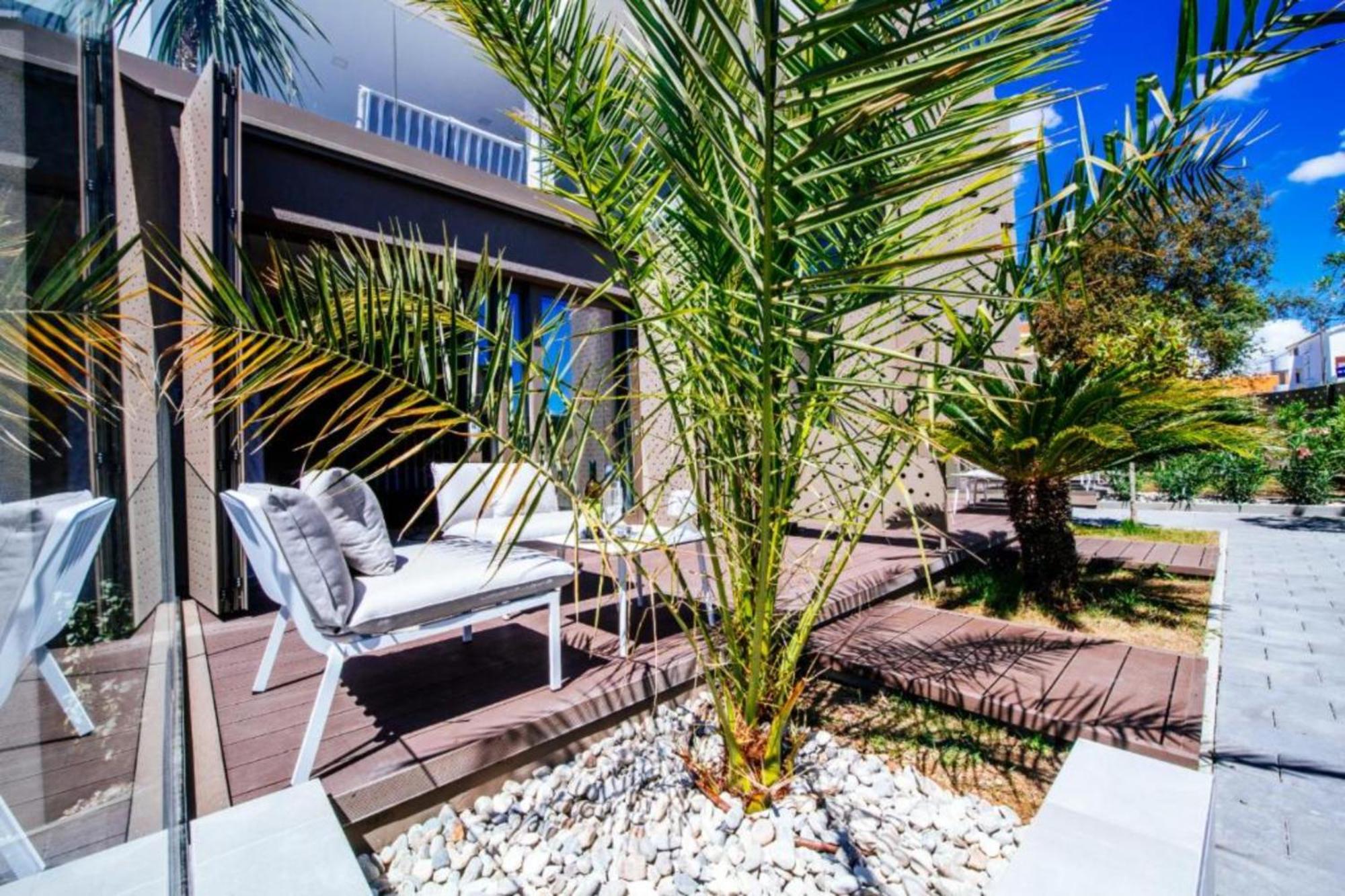 Apartament Dedaj - Almaro *