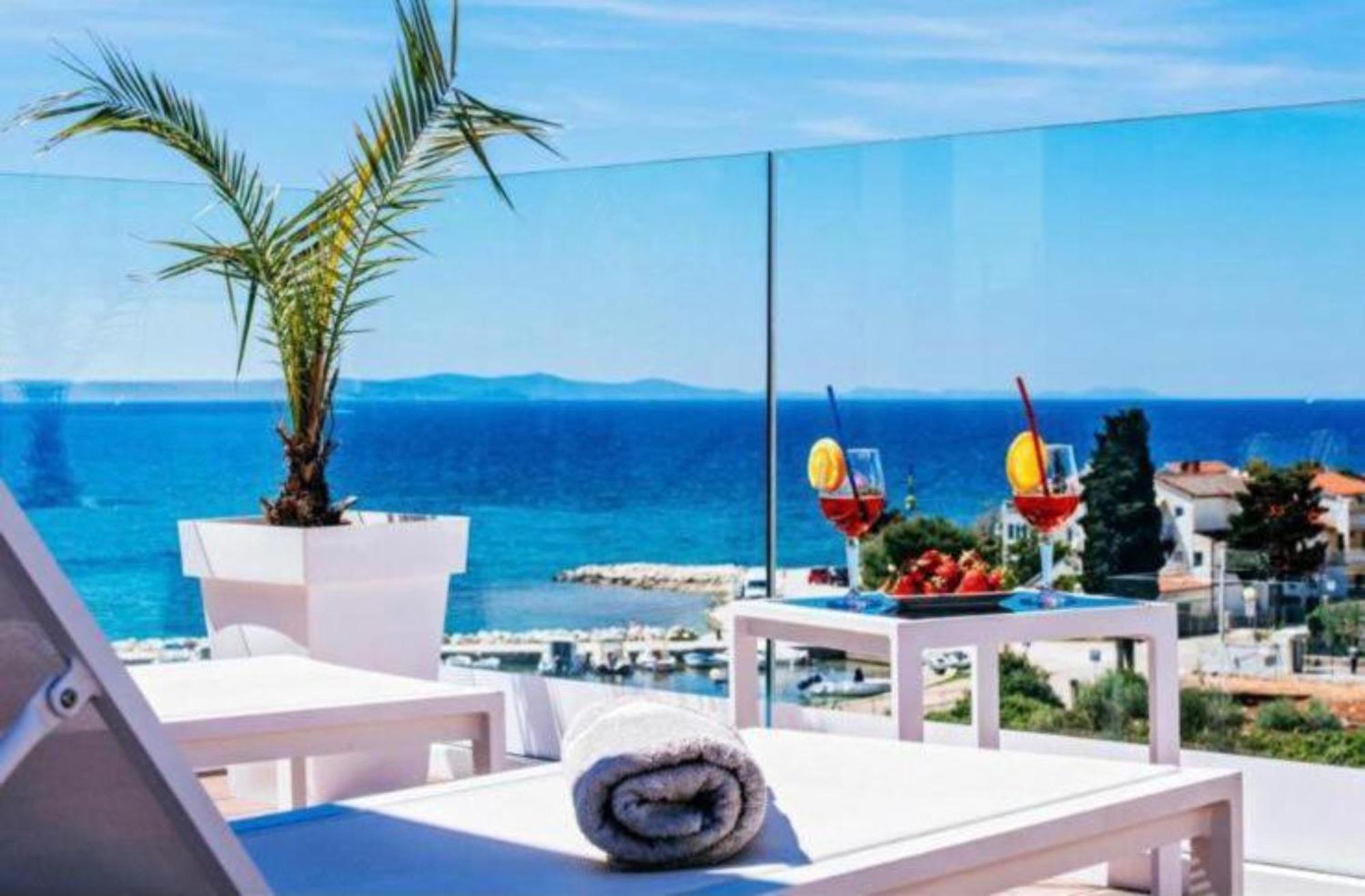 Dedaj - Almaro Apartment