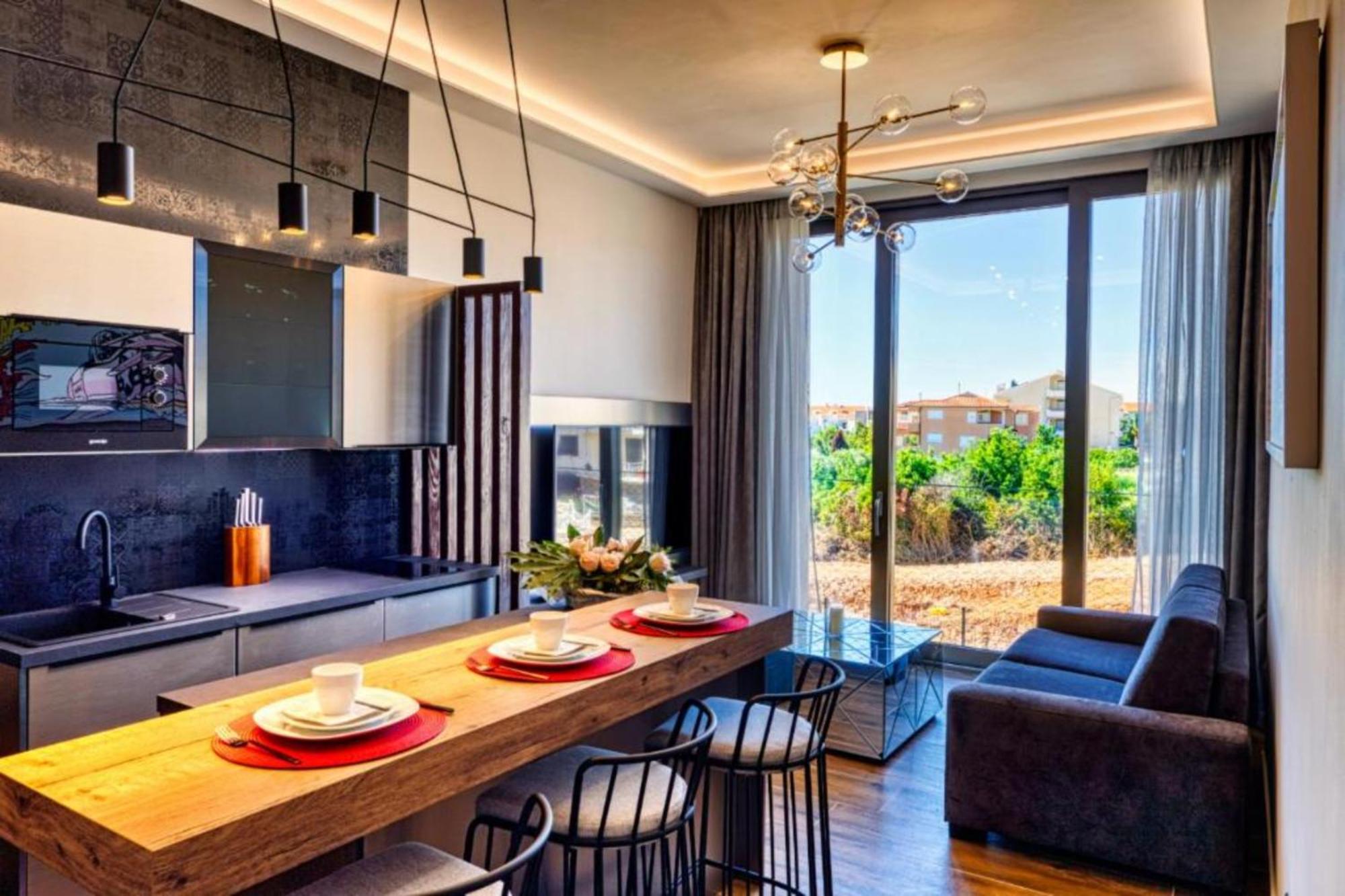 Dedaj - Almaro Apartment